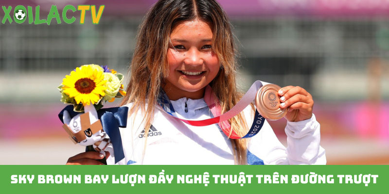 Sky Brown bay lượn đầy nghệ thuật trên đường trượt